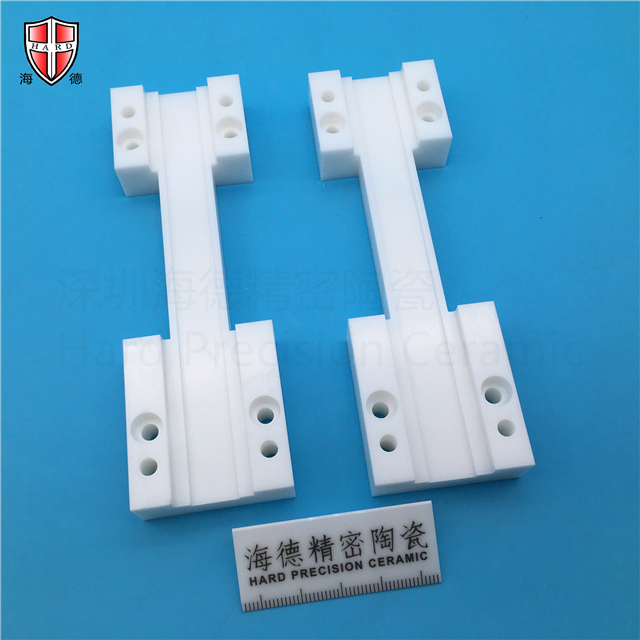 ジルコニアセラミック端子